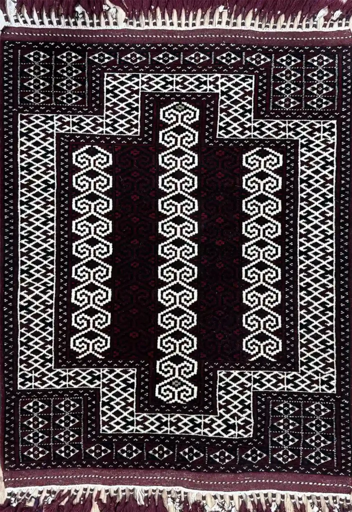 TURKMEN RUG 93CM X 116CM (3'05 X 3'8)